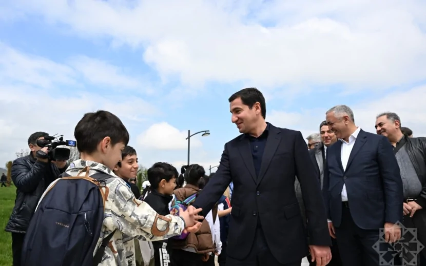 \"Azərbaycan regionda sülhə can atır\" - Hikmət Hacıyev