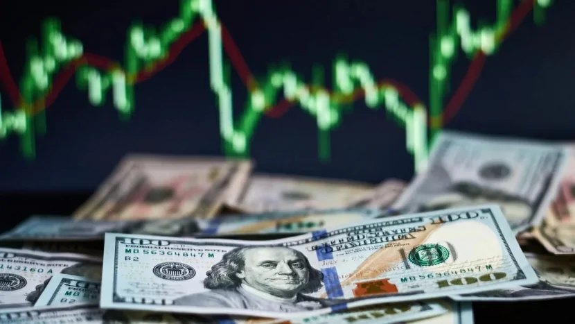 Avro və rubl ucuzlaşdı: Dollar isə...