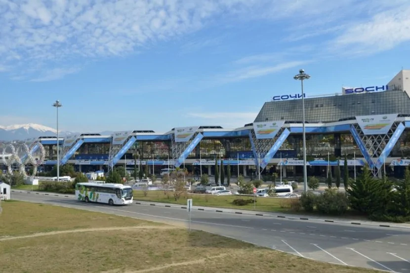 Bu ölkəyə PUA hücumu: Hava limanı BAĞLANDI