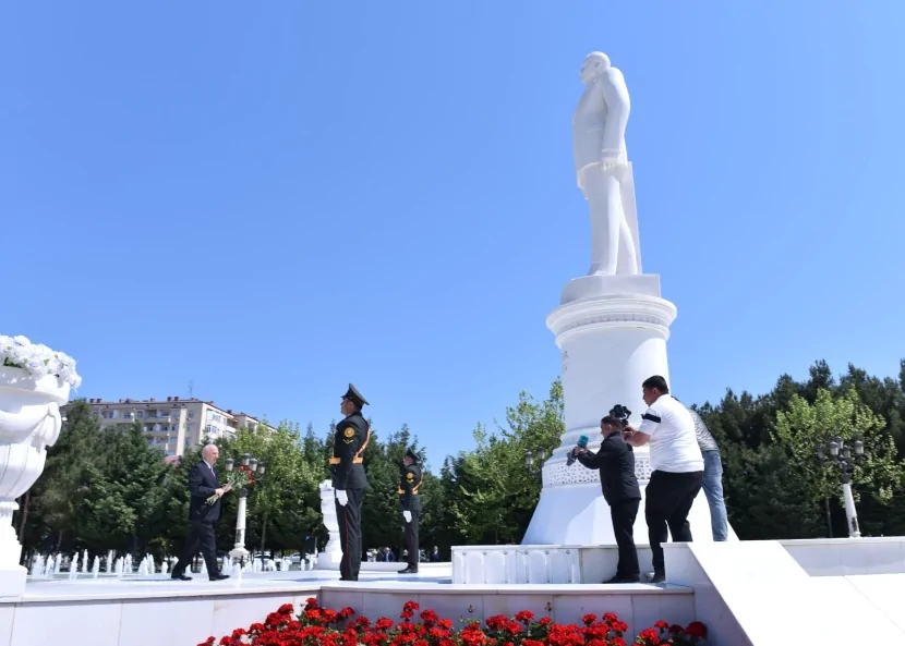 Sumqayıtda Heydər Əliyevin anadan olmasının 103-cü ildönümünə həsr olunmuş tədbirlər keçirilib 