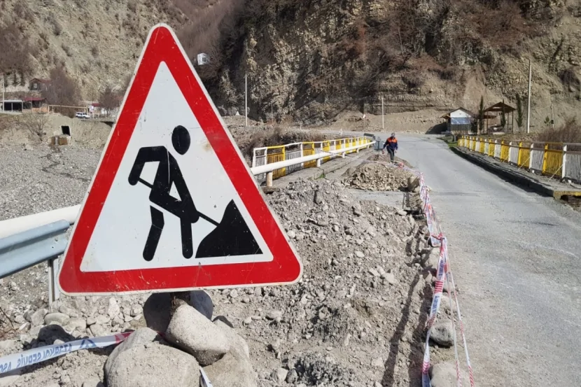 Azərbaycanda QAYA UÇDU: Bu yol BAĞLANDI