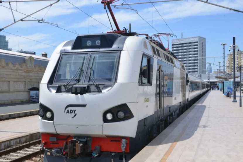 Bakı-Tbilisi qatarının sərnişin tutumu 118 nəfərlikdir - FOTO
