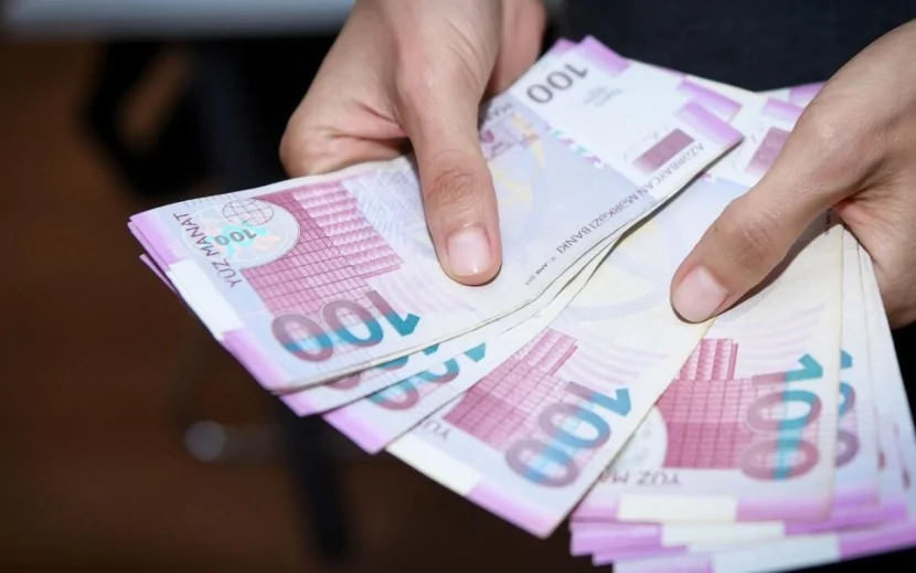 ŞAD XƏBƏR: Bayrama görə bu şəxlərə pul mükafatı AYRILDI