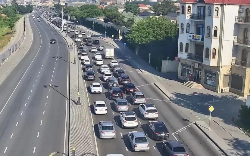Bu yollarda sıxlıq var - SİYAHI