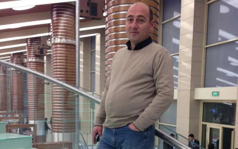 44 yaşlı kişi küçədə VƏFAT ETDİ